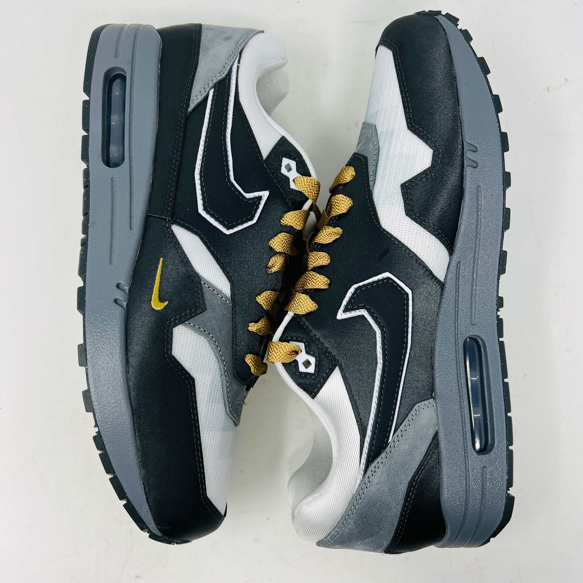 Nike Air Max 1 .SWOOSH Low Poly Big Head Mode