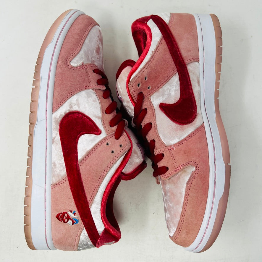 Nike SB Dunk Low StrangeLove Skateboards