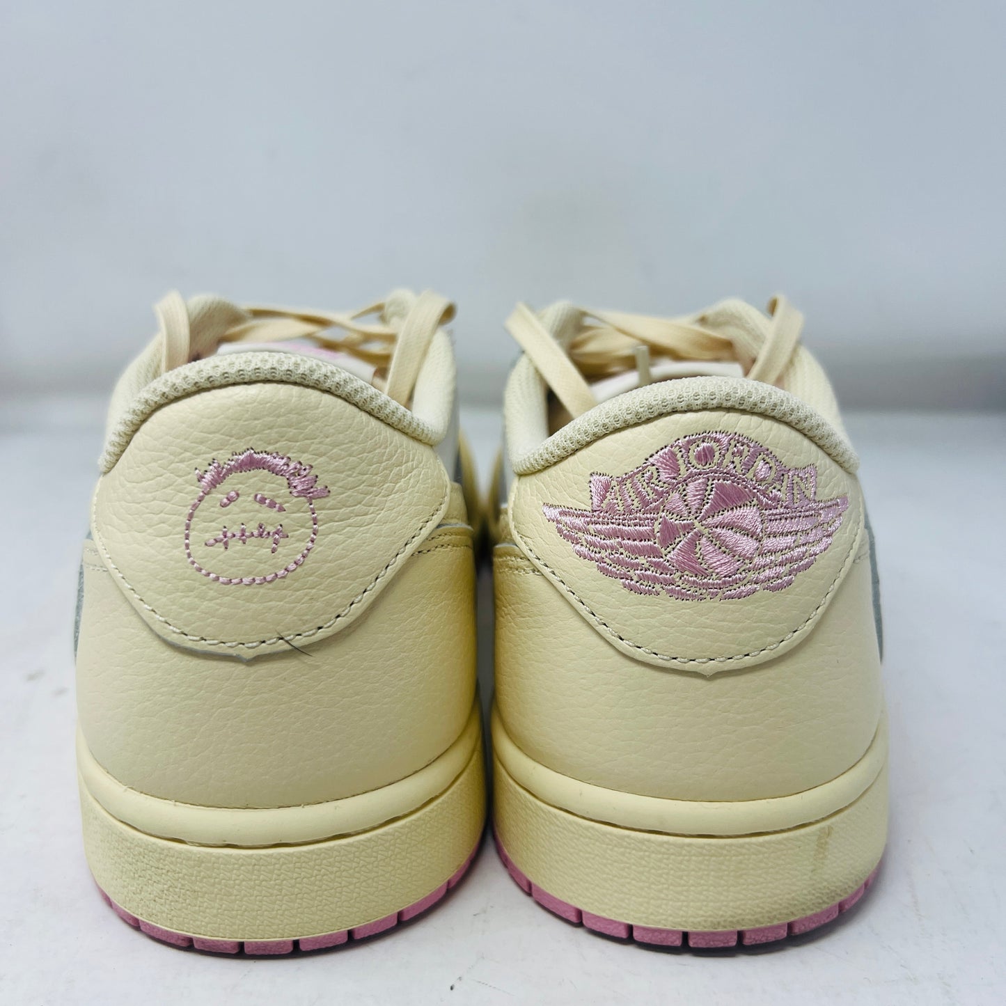 Jordan 1 Retro Low OG SP Travis Scott Shy Pink