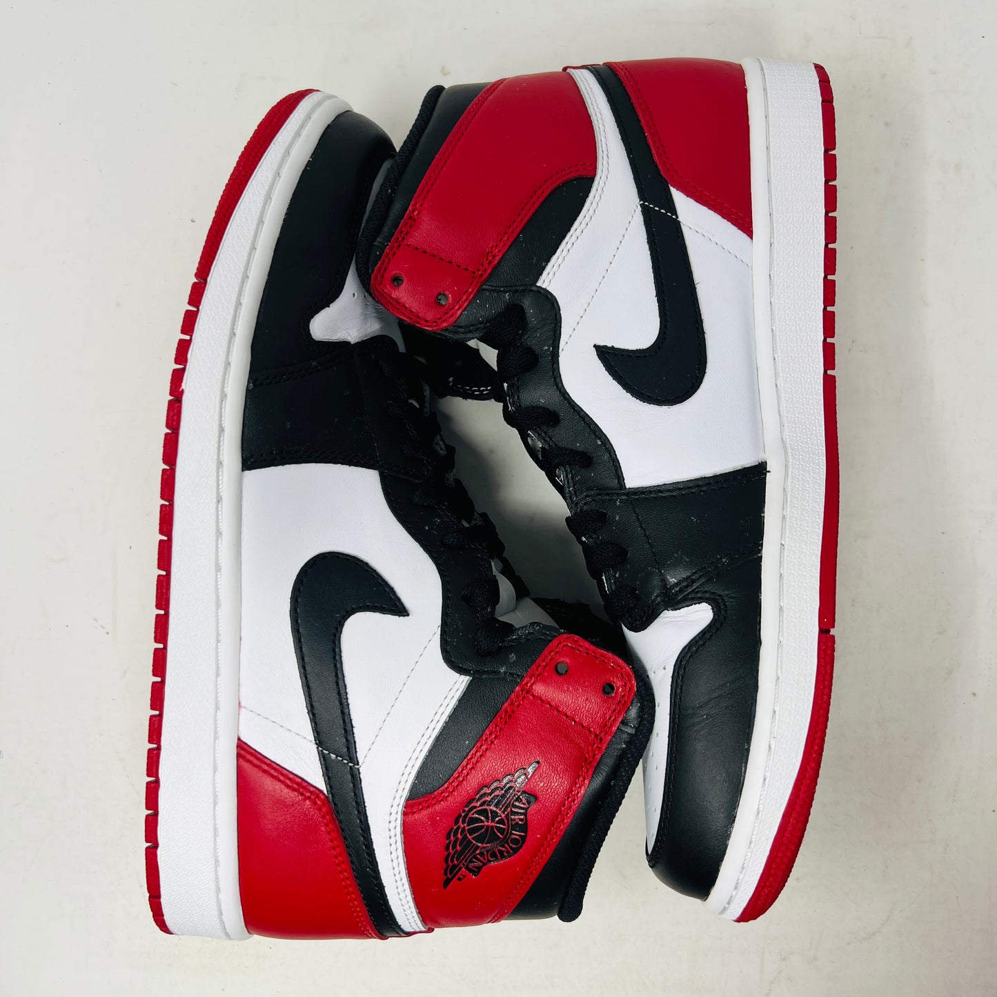 Jordan 1 Retro Black Toe (2013)