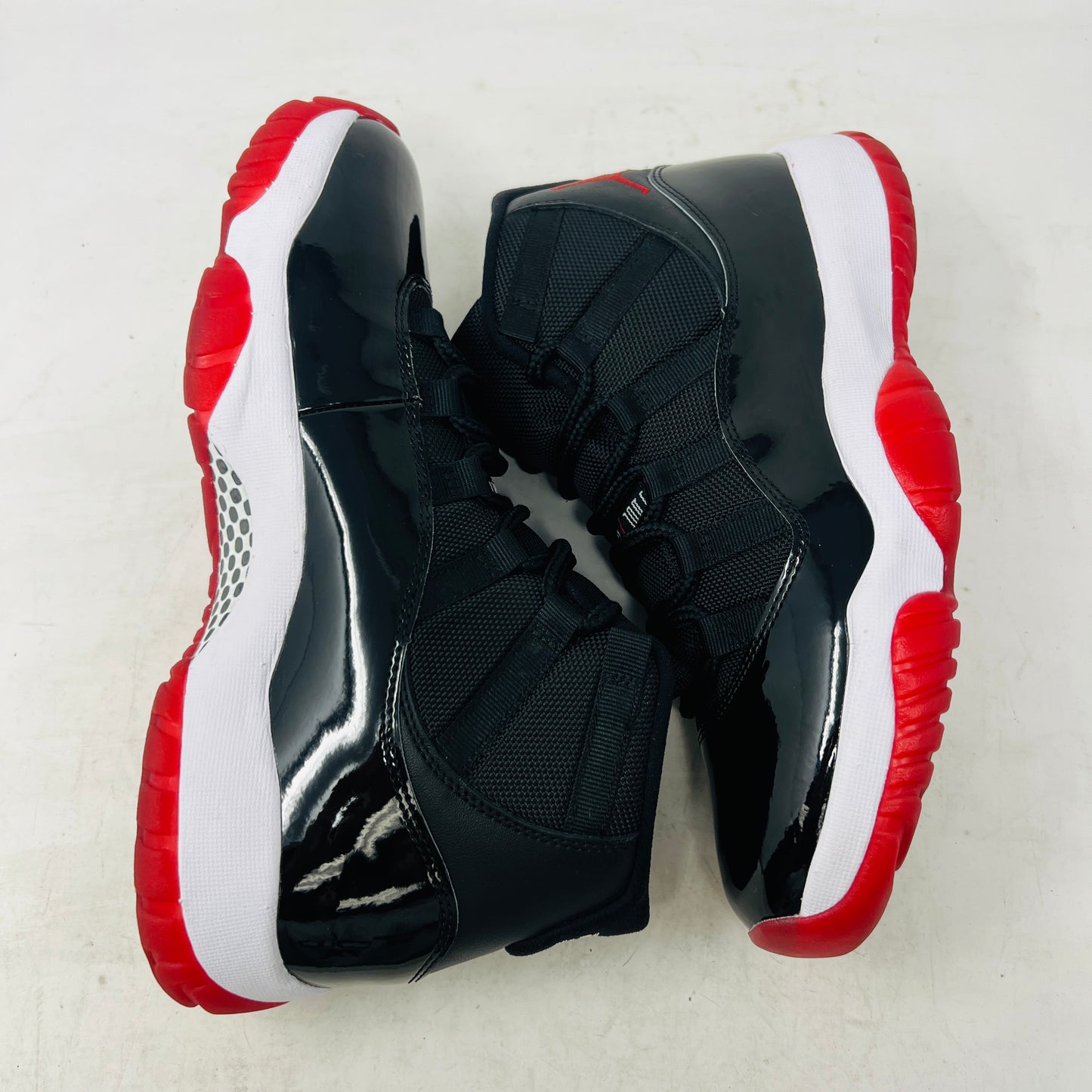 Jordan 11 Retro Playoffs Bred (2019)