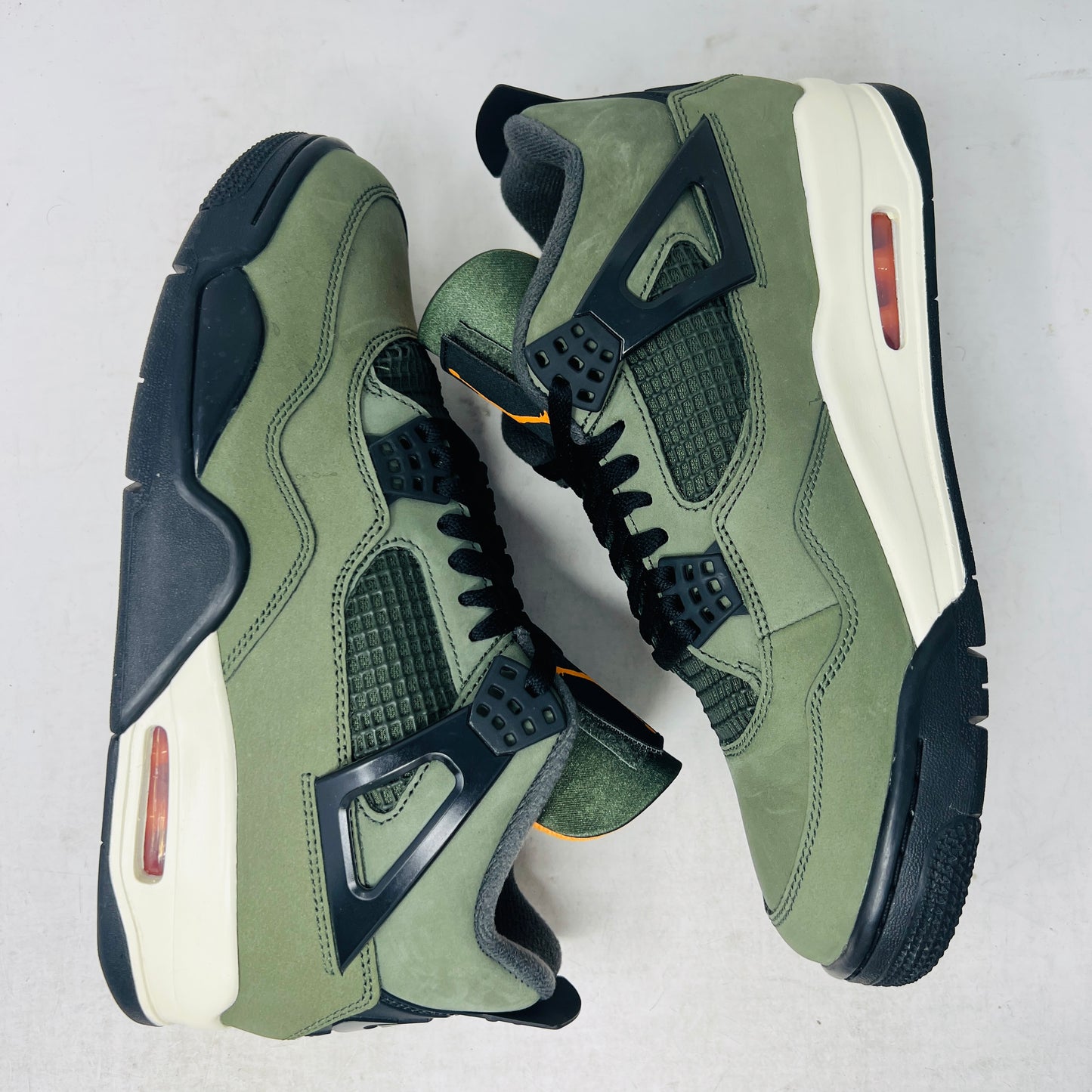 Jordan 4 Retro OG SP Undefeated (2025)