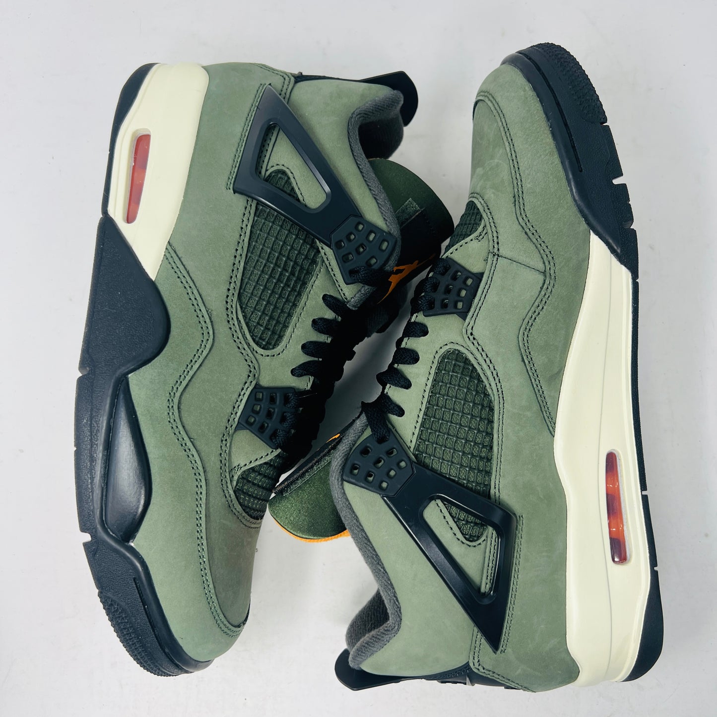 Jordan 4 Retro OG SP Undefeated (2025)
