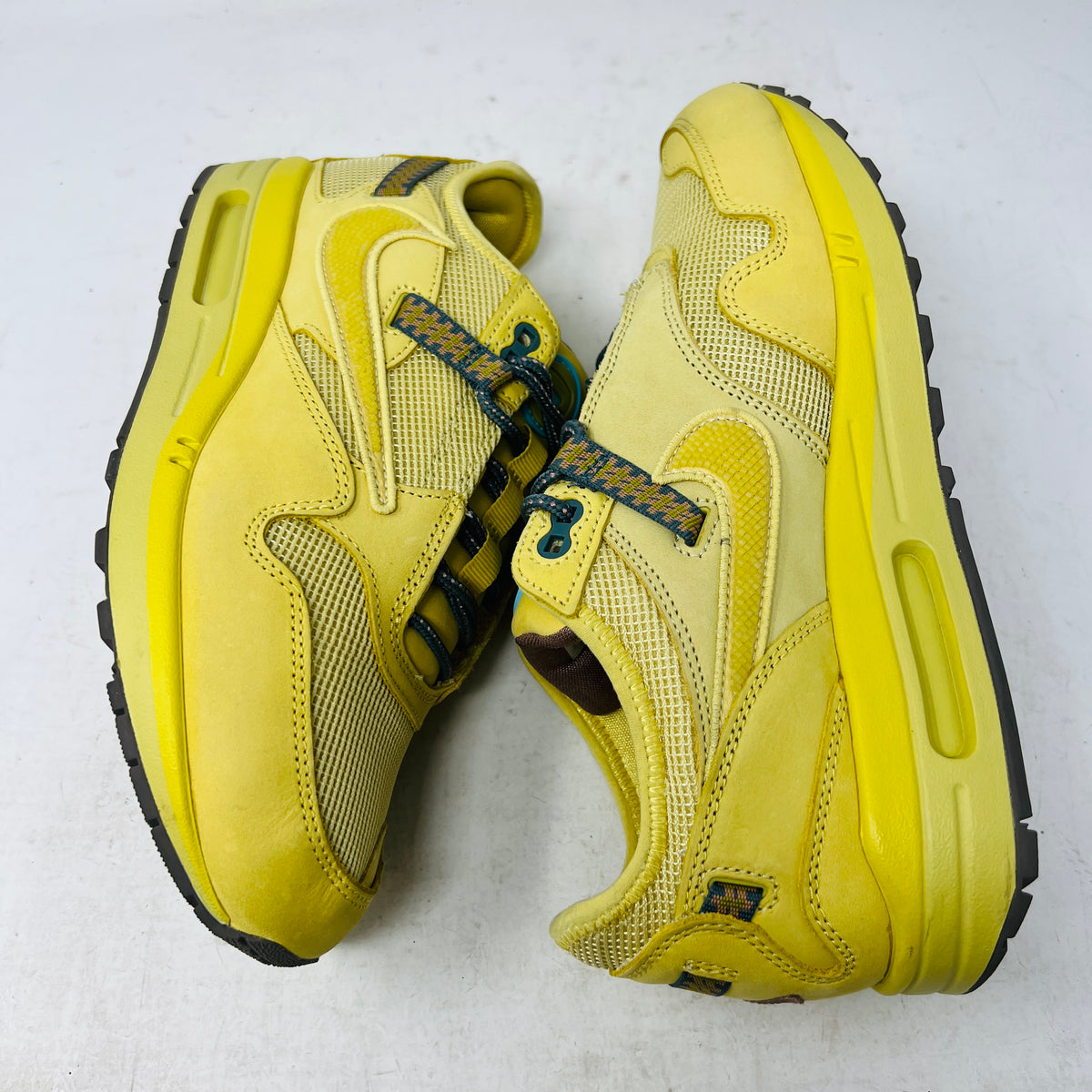 Nike Air Max 1 Travis Scott Cactus Jack Saturn Gold