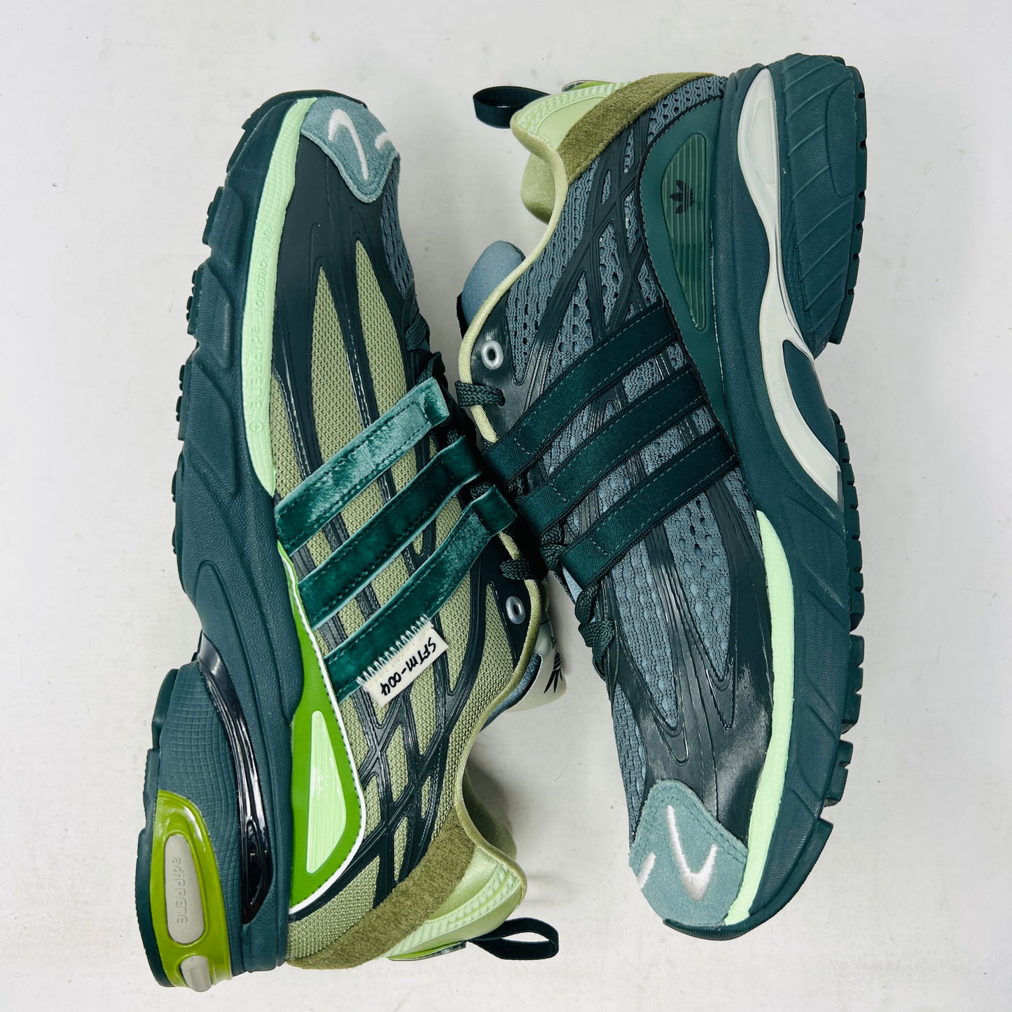 adidas Adistar Cushion Song for the Mute Shadow Green Bold Onix