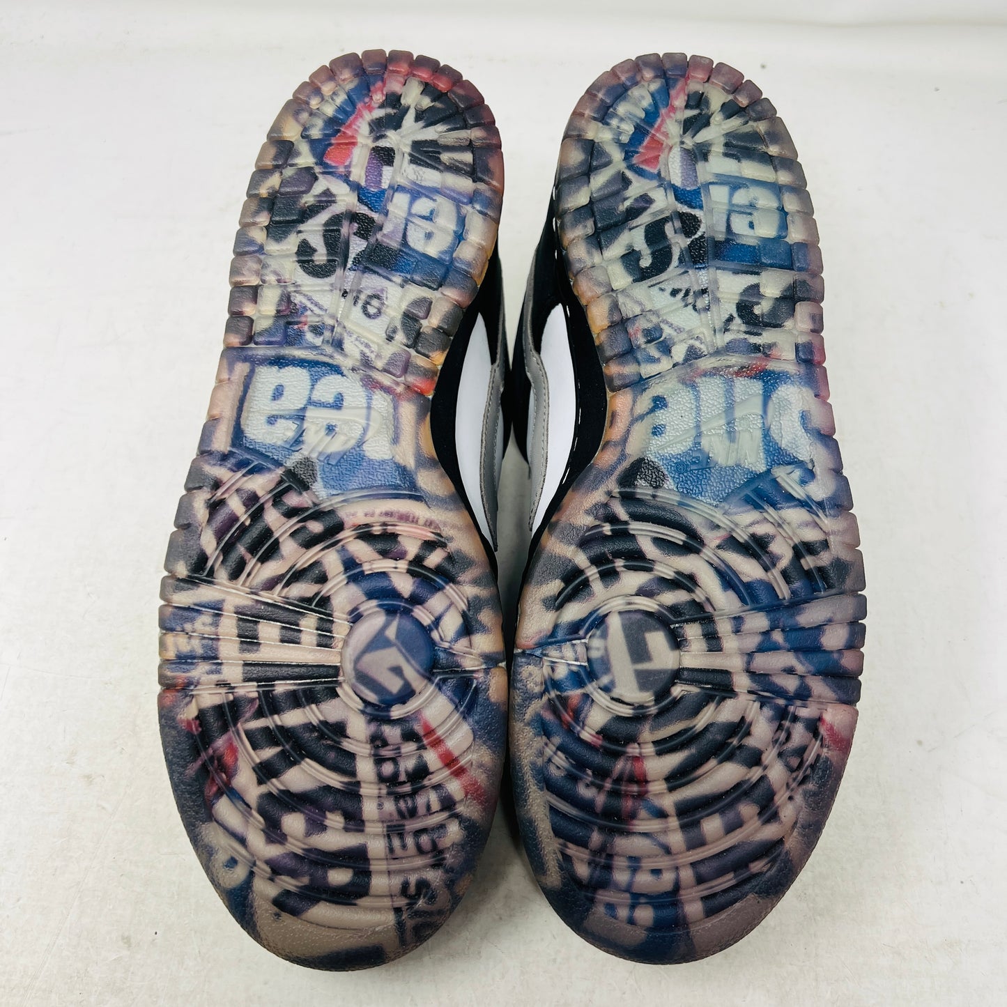 Nike SB Dunk Low “Panda Pigeon” (Special Box) (Engraved)