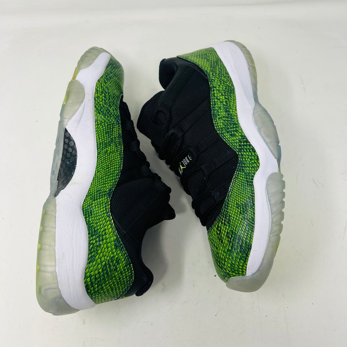 Jordan 11 Retro Low Green Snakeskin