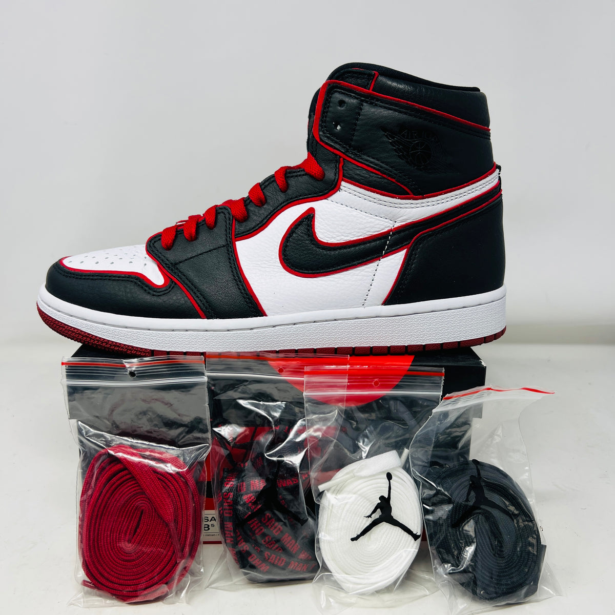 Jordan 1 Retro High Bloodline
