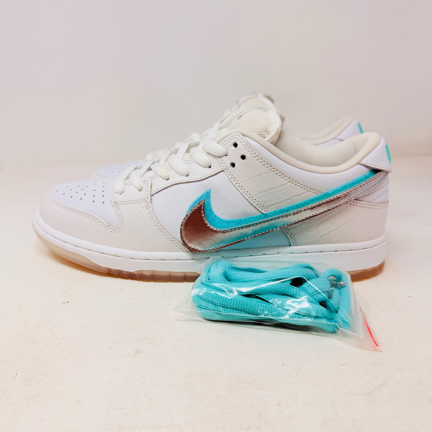 Nike SB Dunk Low Diamond Supply Co. White Diamond