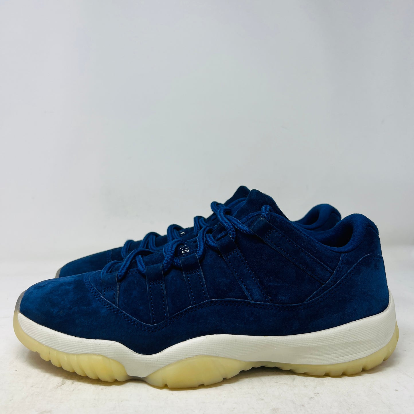 Jordan 11 Retro Low Derek Jeter RE2PECT