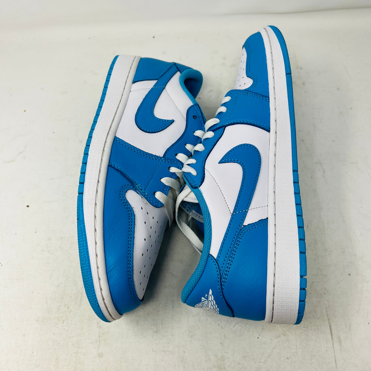 Jordan 1 Low SB UNC