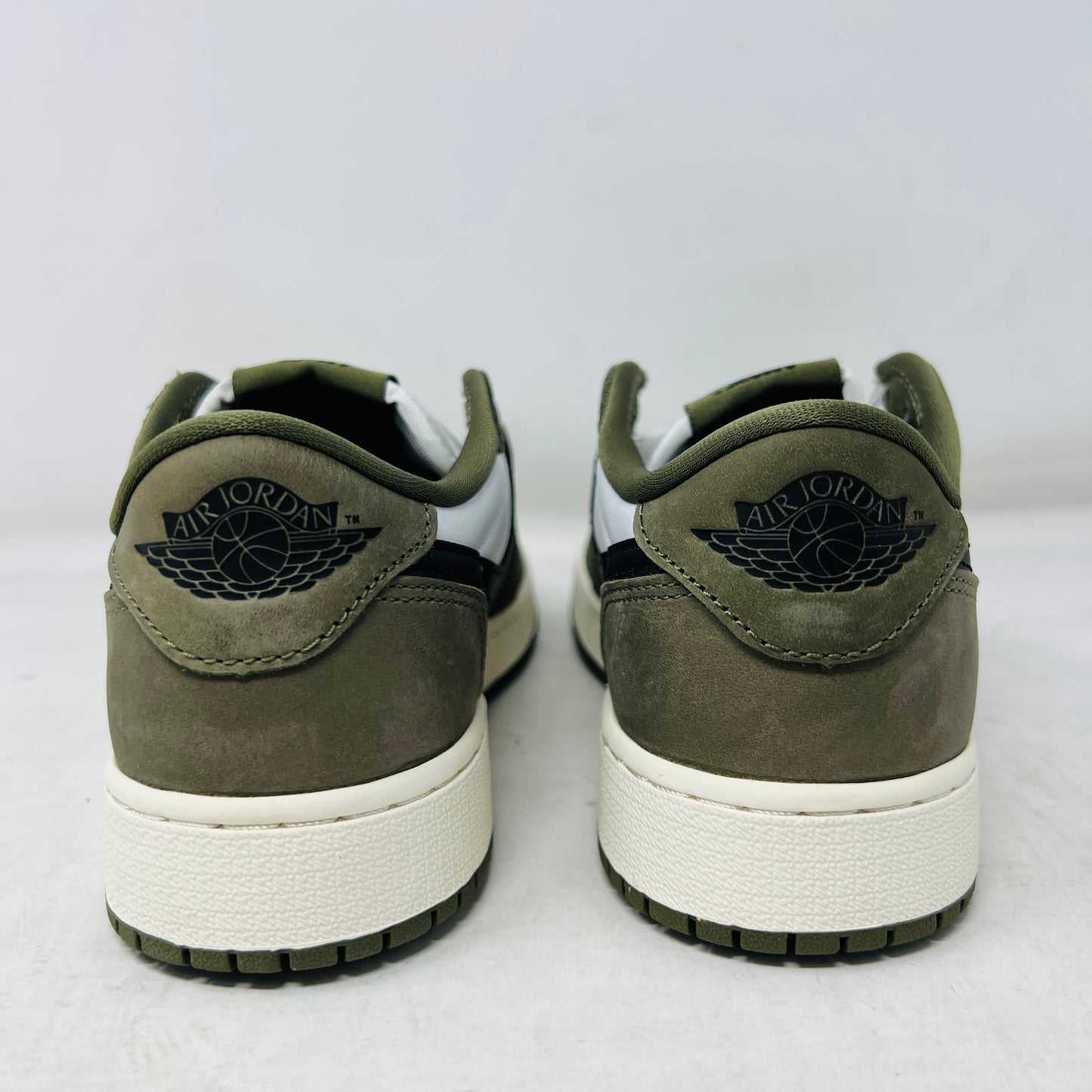 Jordan 1 Retro Low Medium Olive (GS)