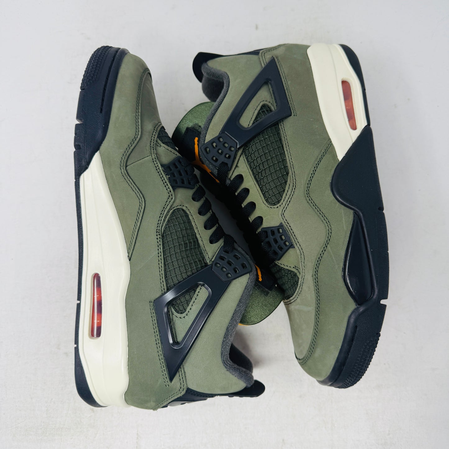 Jordan 4 Retro OG SP Undefeated (2025)
