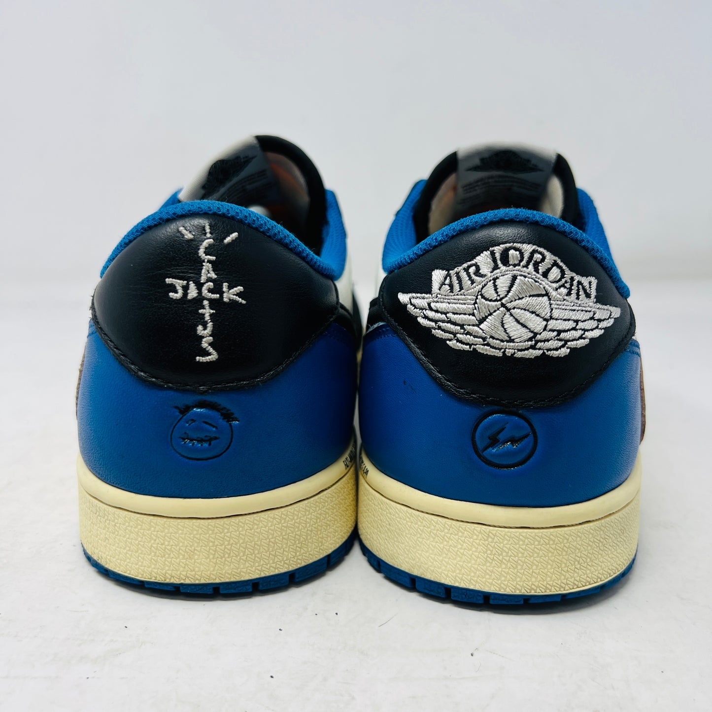 Jordan 1 Retro Low OG SP Fragment x Travis Scott