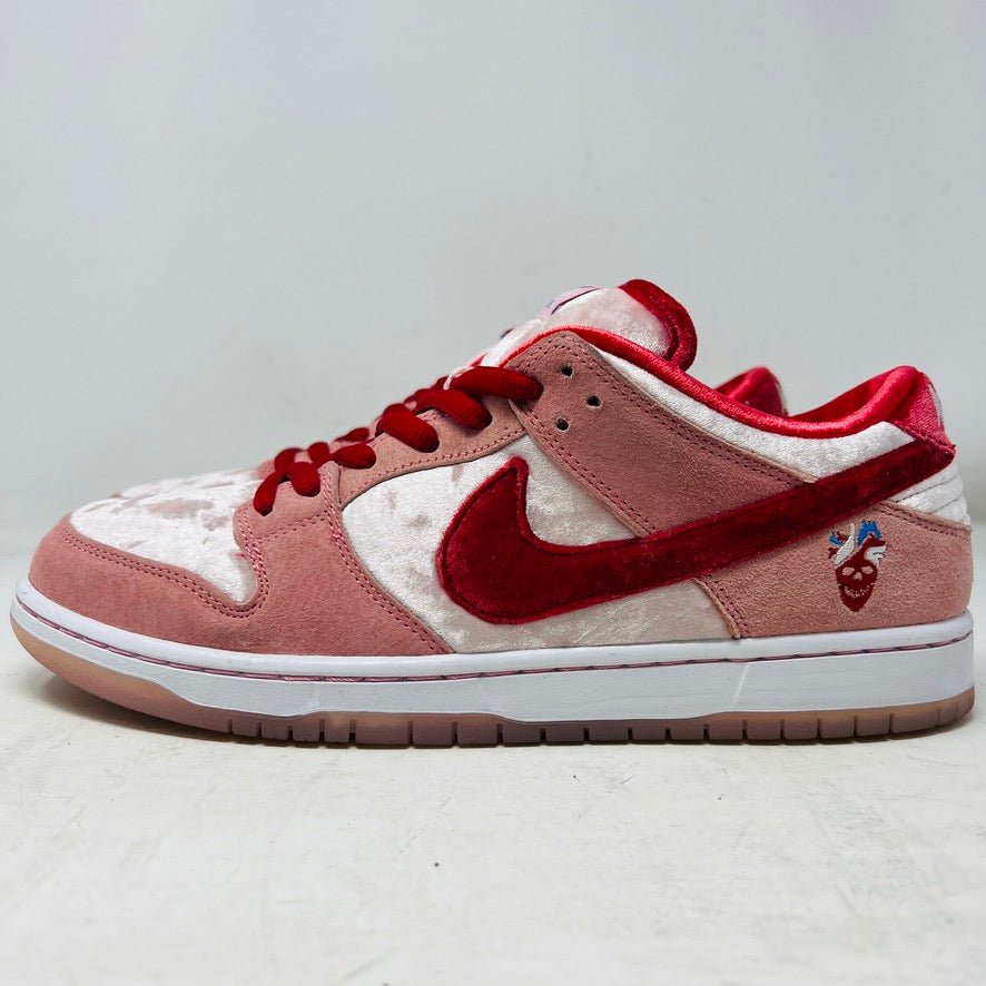 Nike SB Dunk Low StrangeLove Skateboards