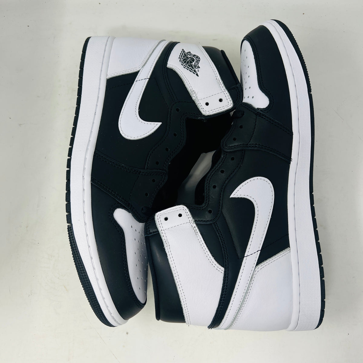 Jordan 1 Retro High OG Black White