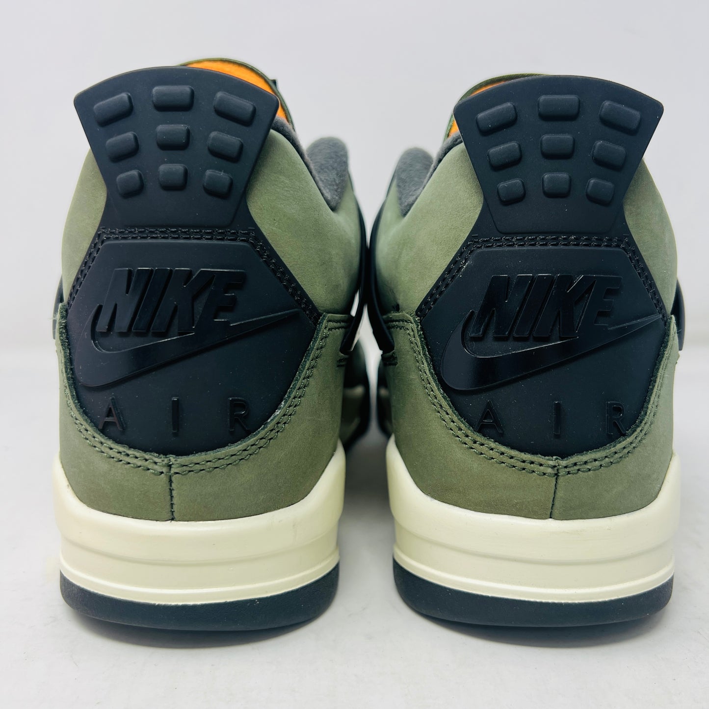 Jordan 4 Retro OG SP Undefeated (2025)