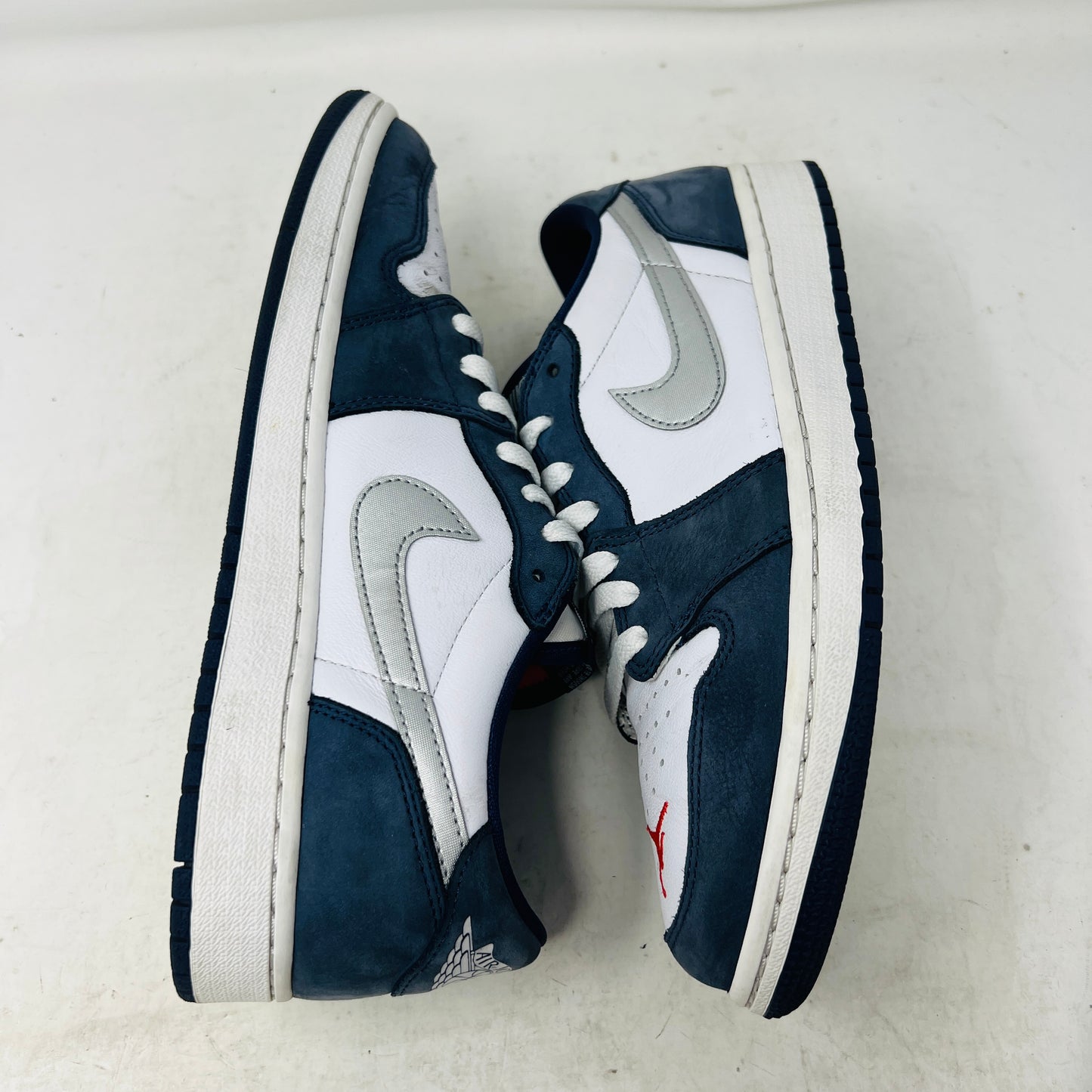 Jordan 1 Low SB Midnight Navy