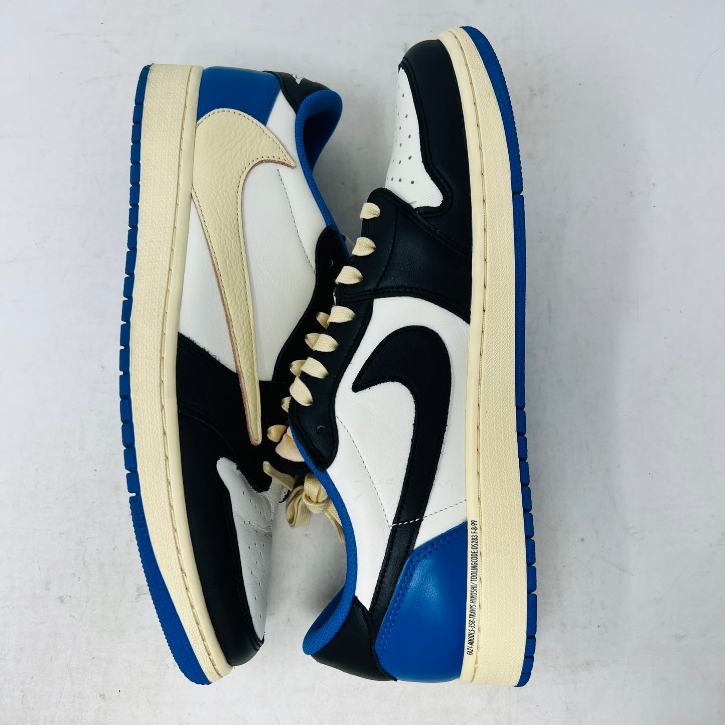 Jordan 1 Retro Low OG SP Fragment x Travis Scott