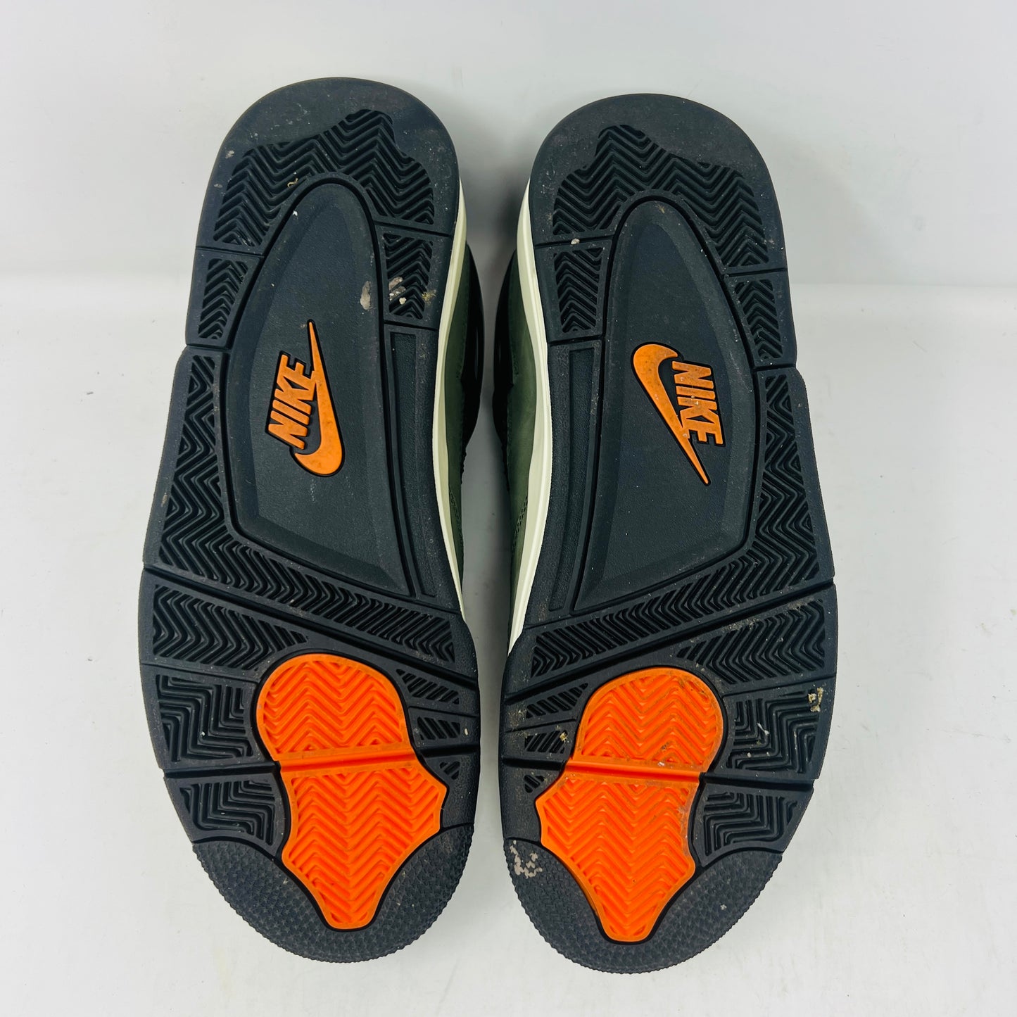 Jordan 4 Retro OG SP Undefeated (2025)