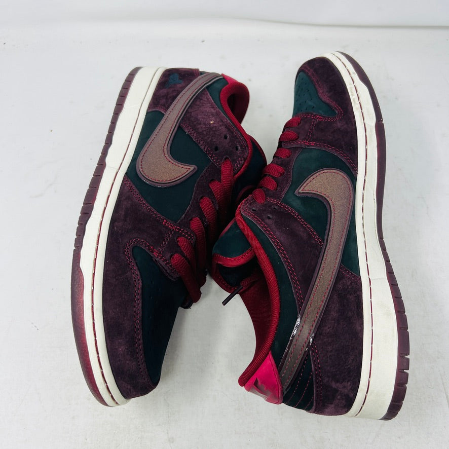 Nike SB Dunk Low Riot Skateshop