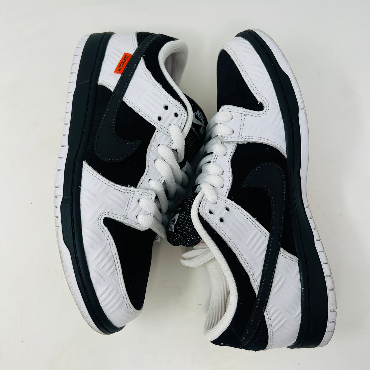 Nike SB Dunk Low TIGHTBOOTH