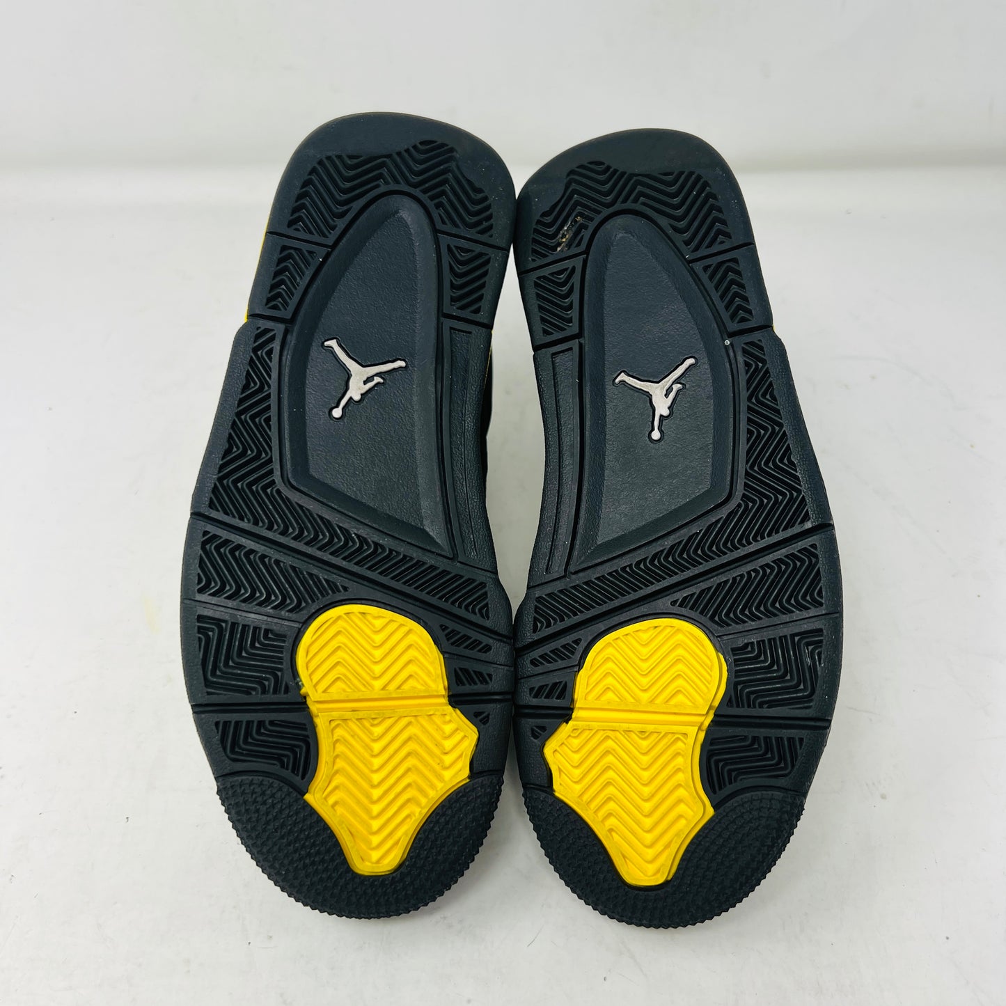 Jordan 4 Retro Thunder (2023)