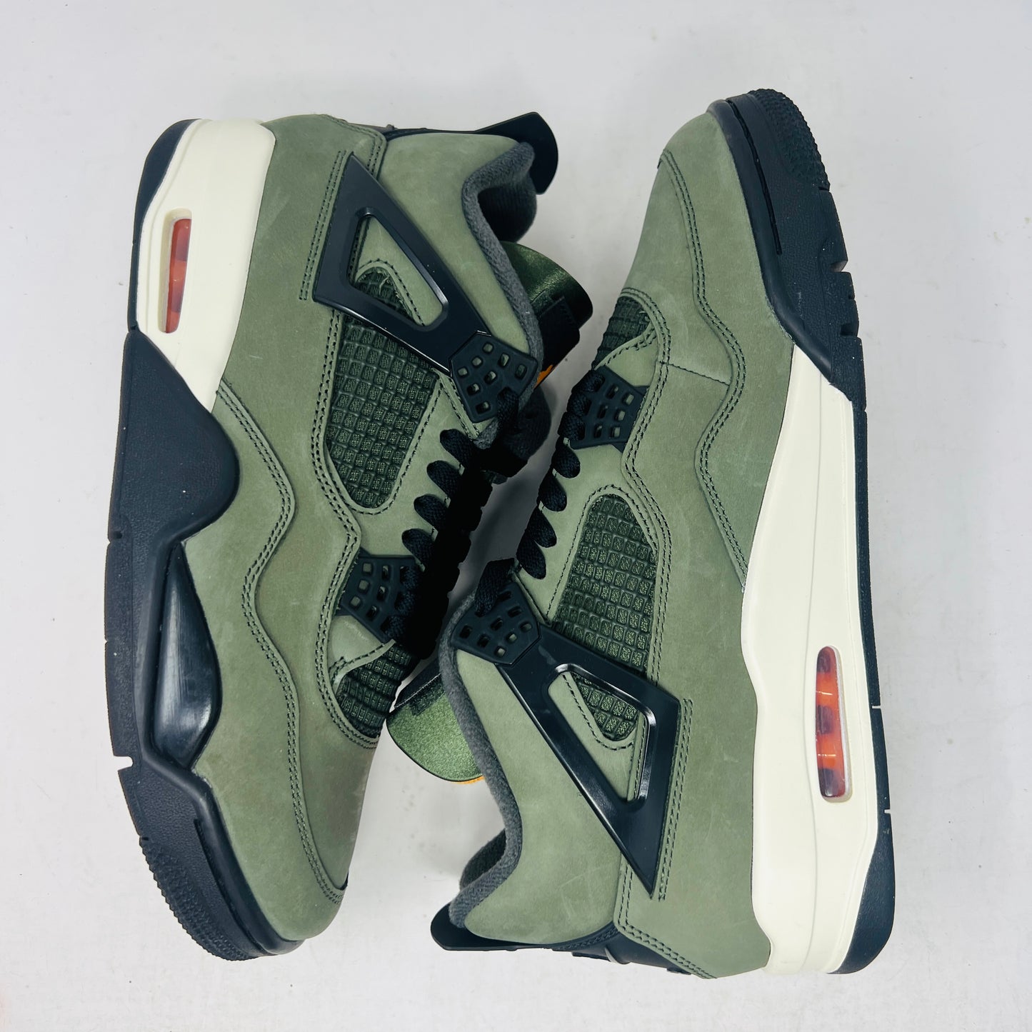 Jordan 4 Retro OG SP Undefeated (2025)