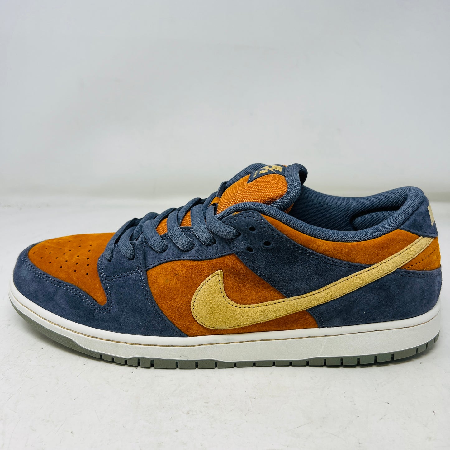 Nike SB Dunk Low Light Carbon Monarch
