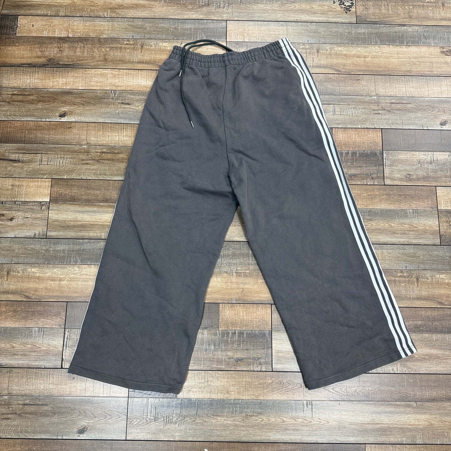 HMDD Pear Tech Sweats