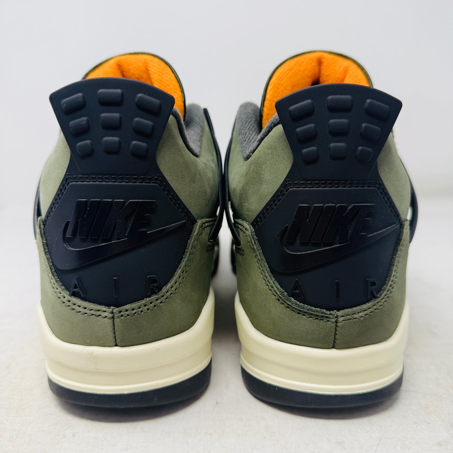 Jordan 4 Retro OG SP Undefeated (2025)