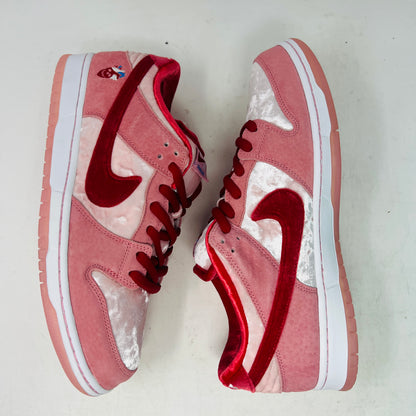 Nike SB Dunk Low StrangeLove Skateboards