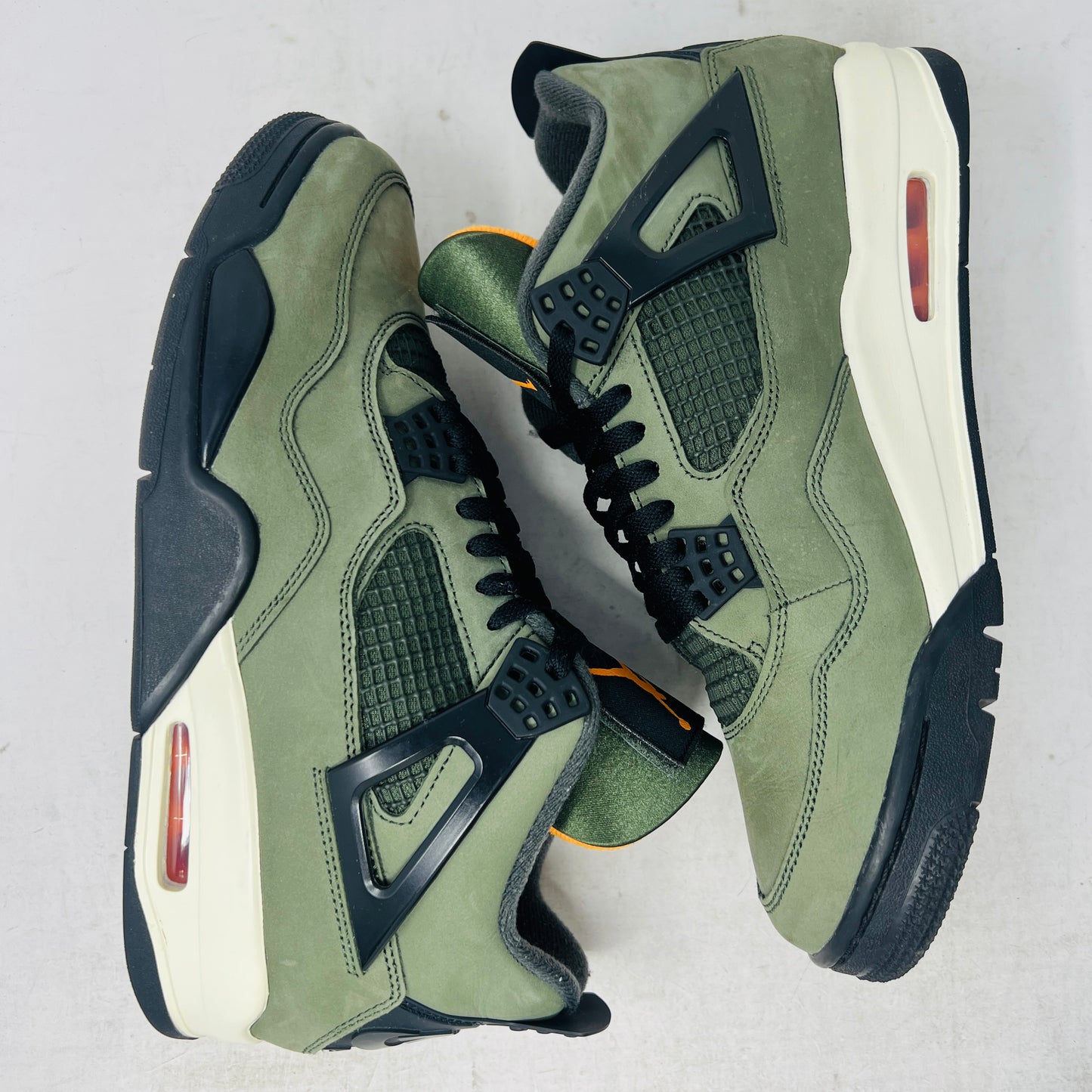 Jordan 4 Retro OG SP Undefeated (2025)