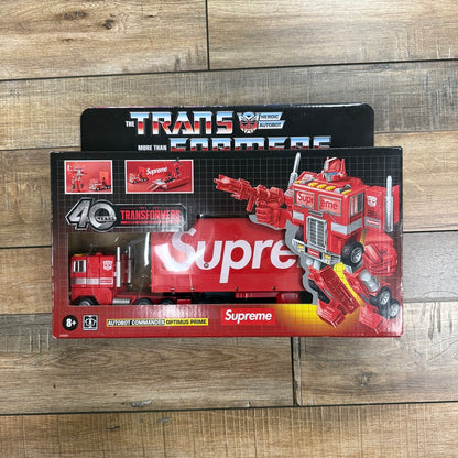 Supreme Transformers G1 Optimus Prime Figure