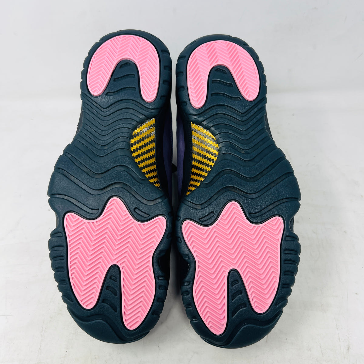 Jordan 11 Retro Mojave