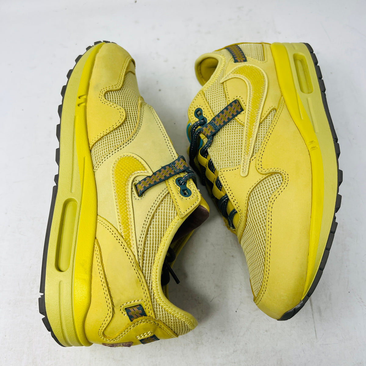 Nike Air Max 1 Travis Scott Cactus Jack Saturn Gold