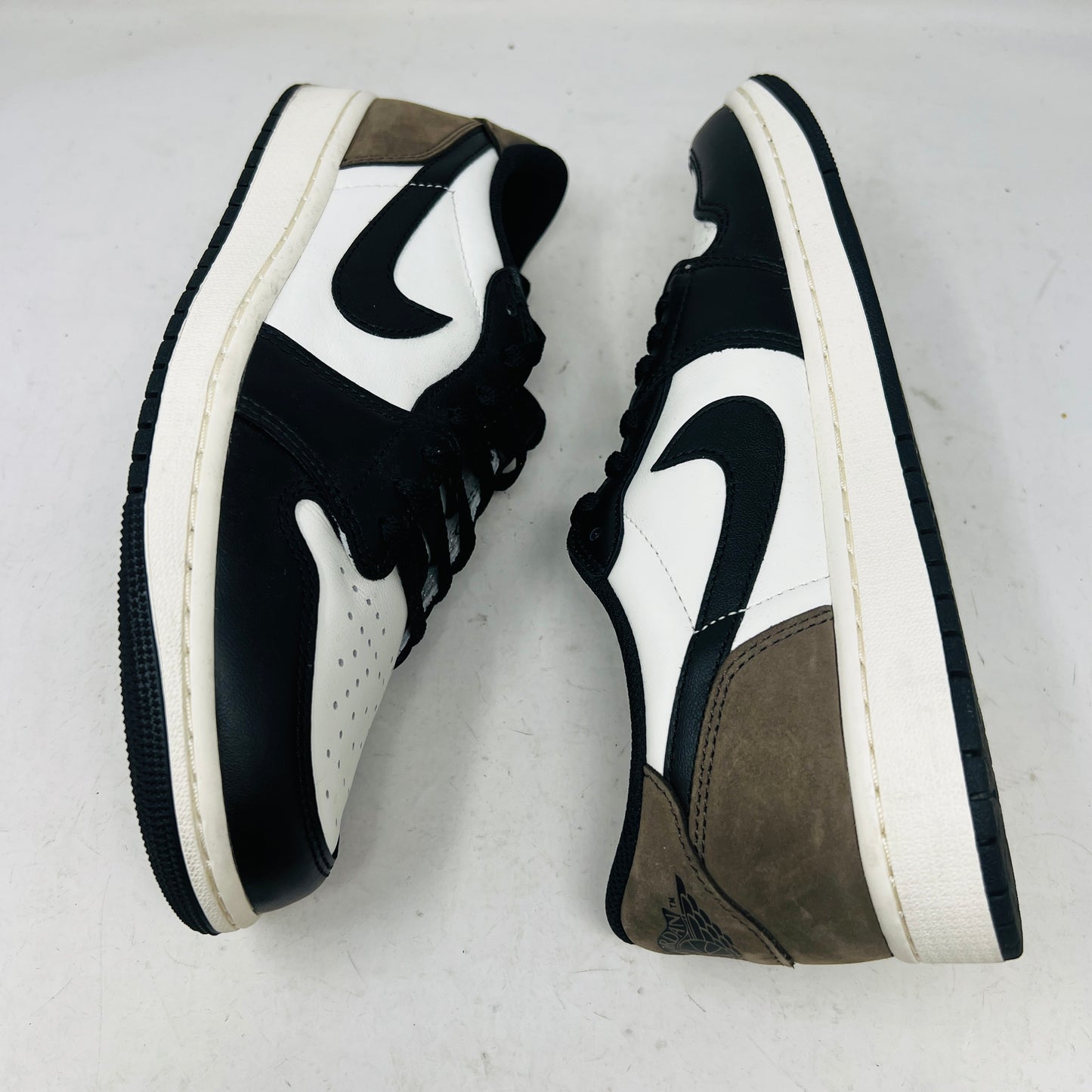 Jordan 1 Retro Low OG Mocha