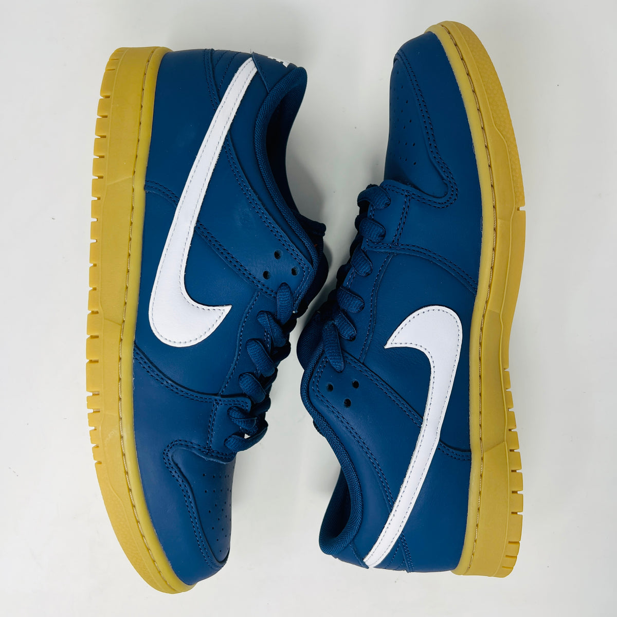 Nike SB Dunk Low Navy Gum