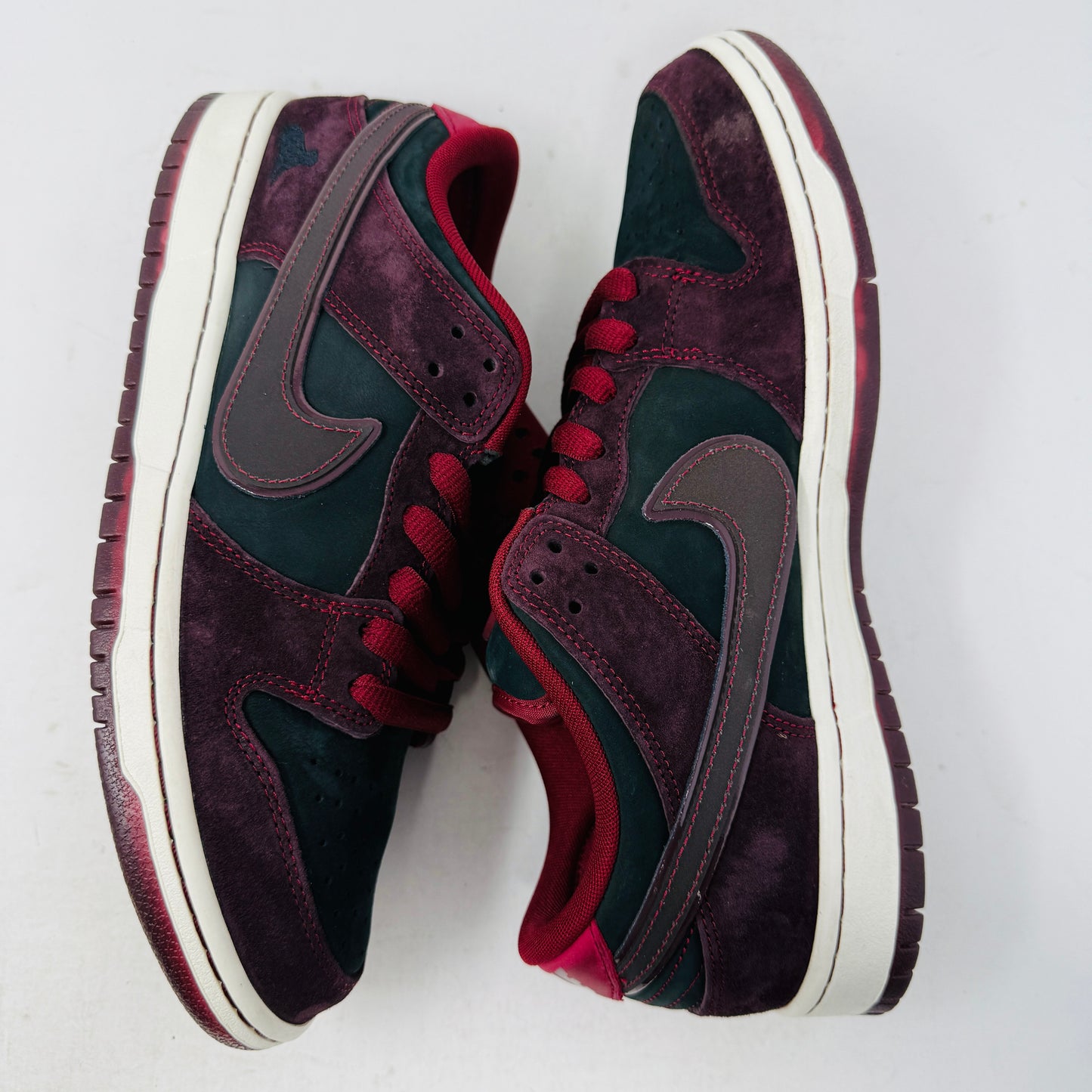 Nike SB Dunk Low Riot Skateshop