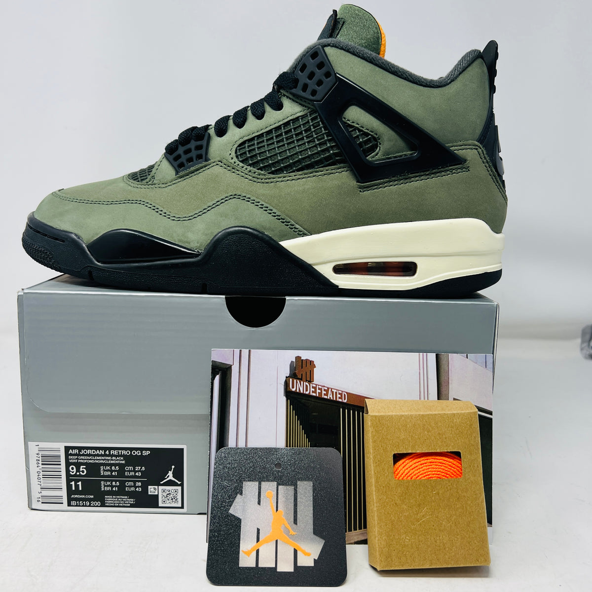Jordan 4 Retro OG SP Undefeated (2025)