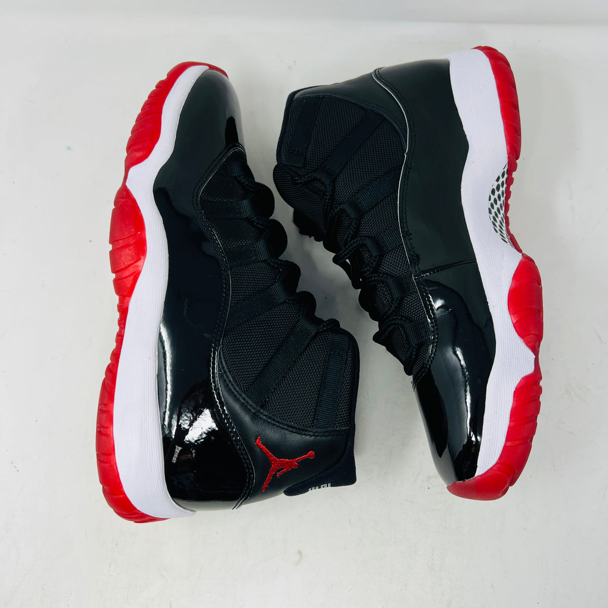 Jordan 11 Retro Playoffs Bred (2019)