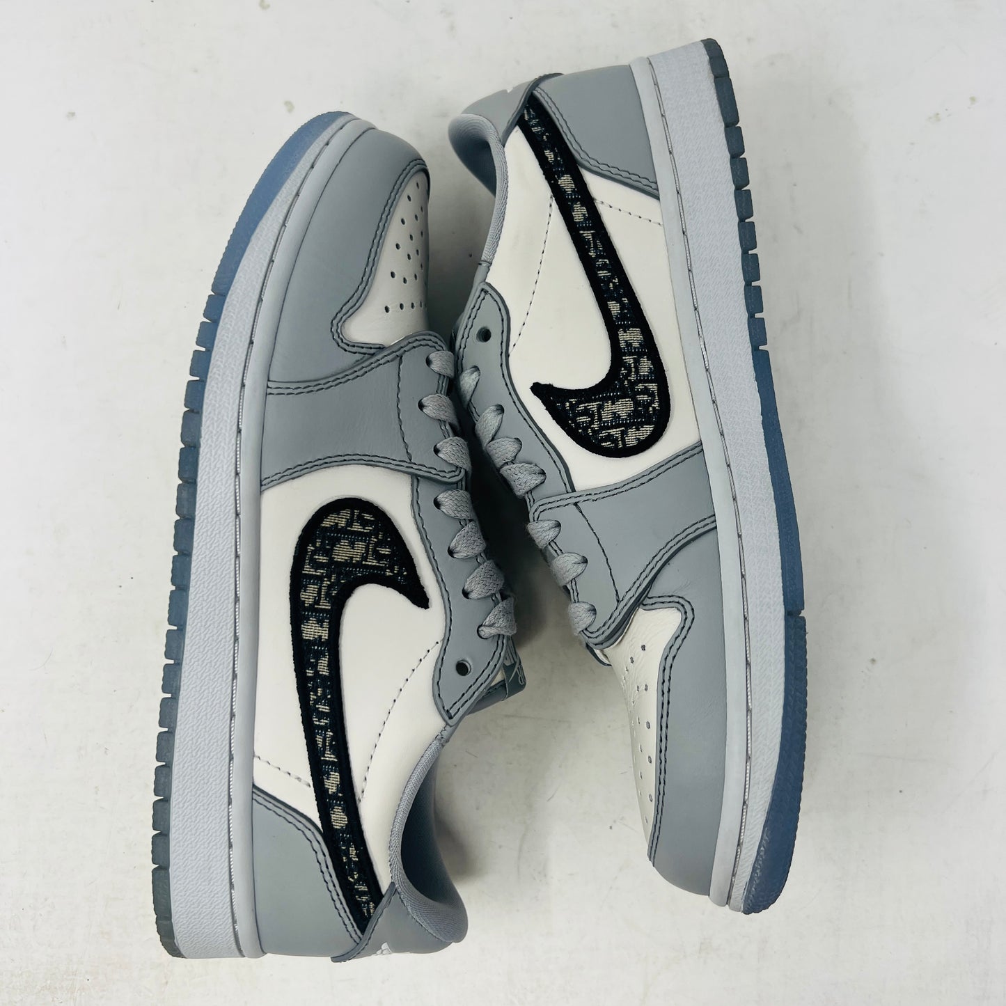 Jordan 1 Retro Low Dior