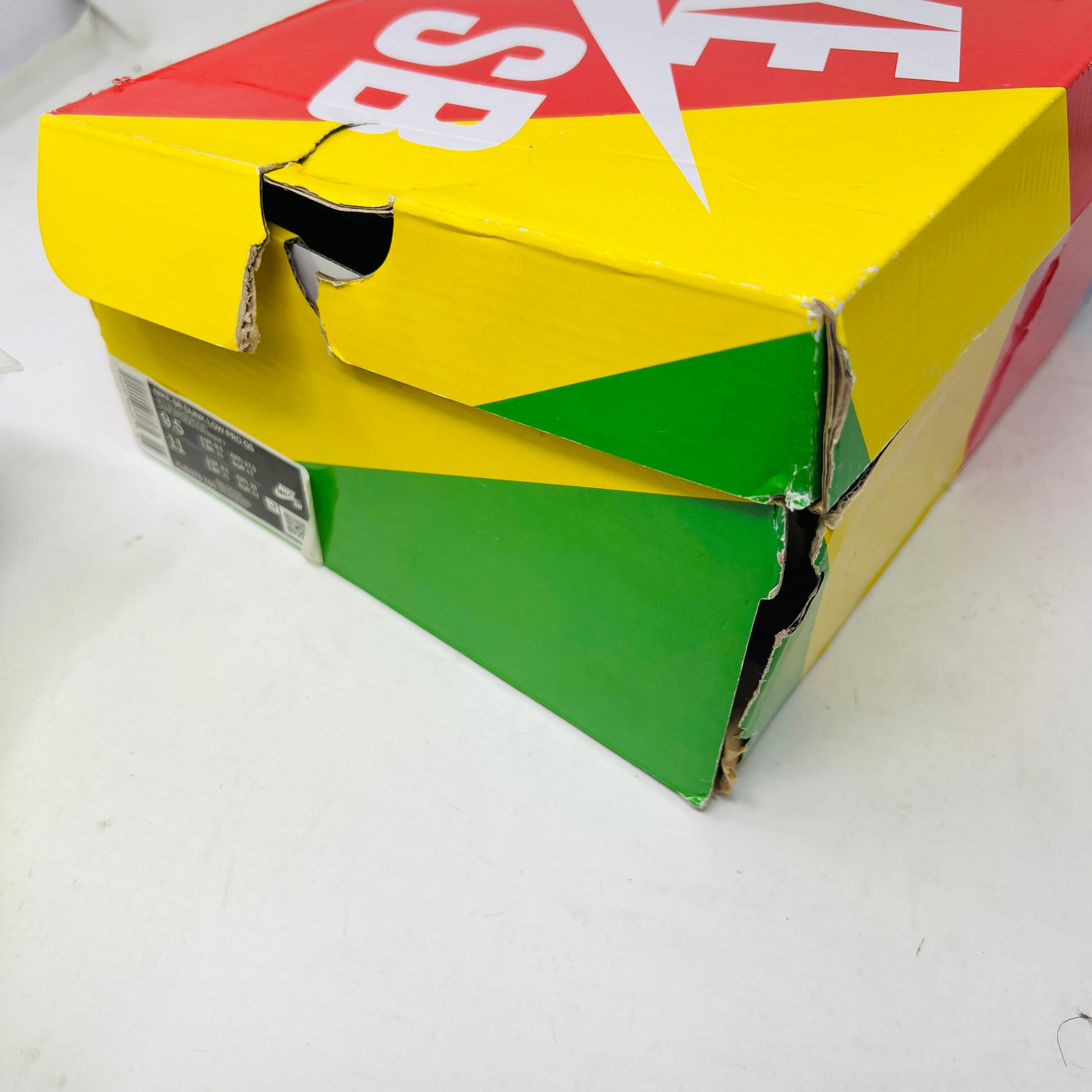 Nike SB Dunk Low Grateful Dead Bears Opti Yellow sneaker with damaged box, 2020 release.