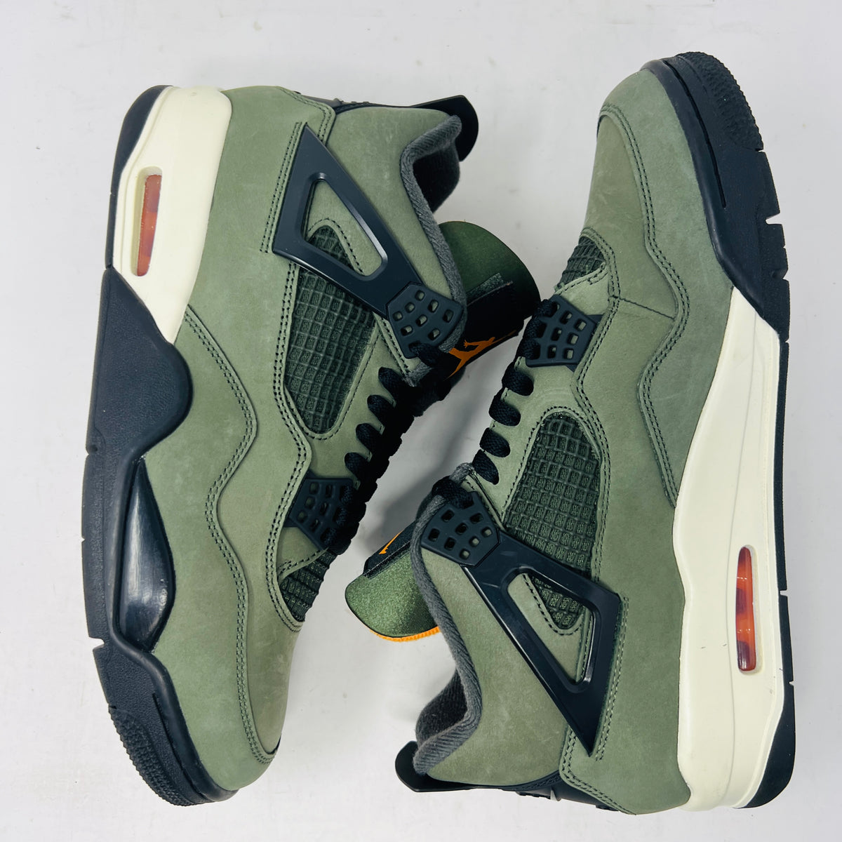 Jordan 4 Retro OG SP Undefeated (2025)