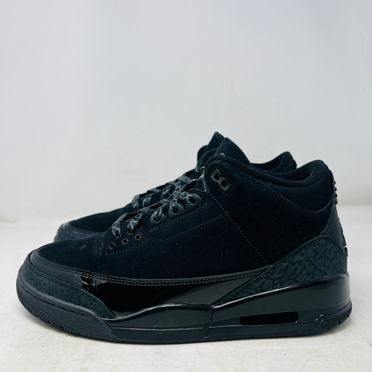 Jordan 3 Retro Black Cat (2025)