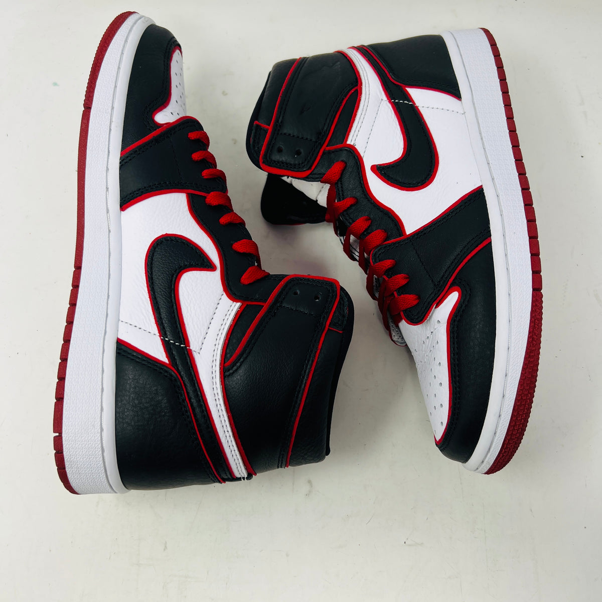 Jordan 1 Retro High Bloodline