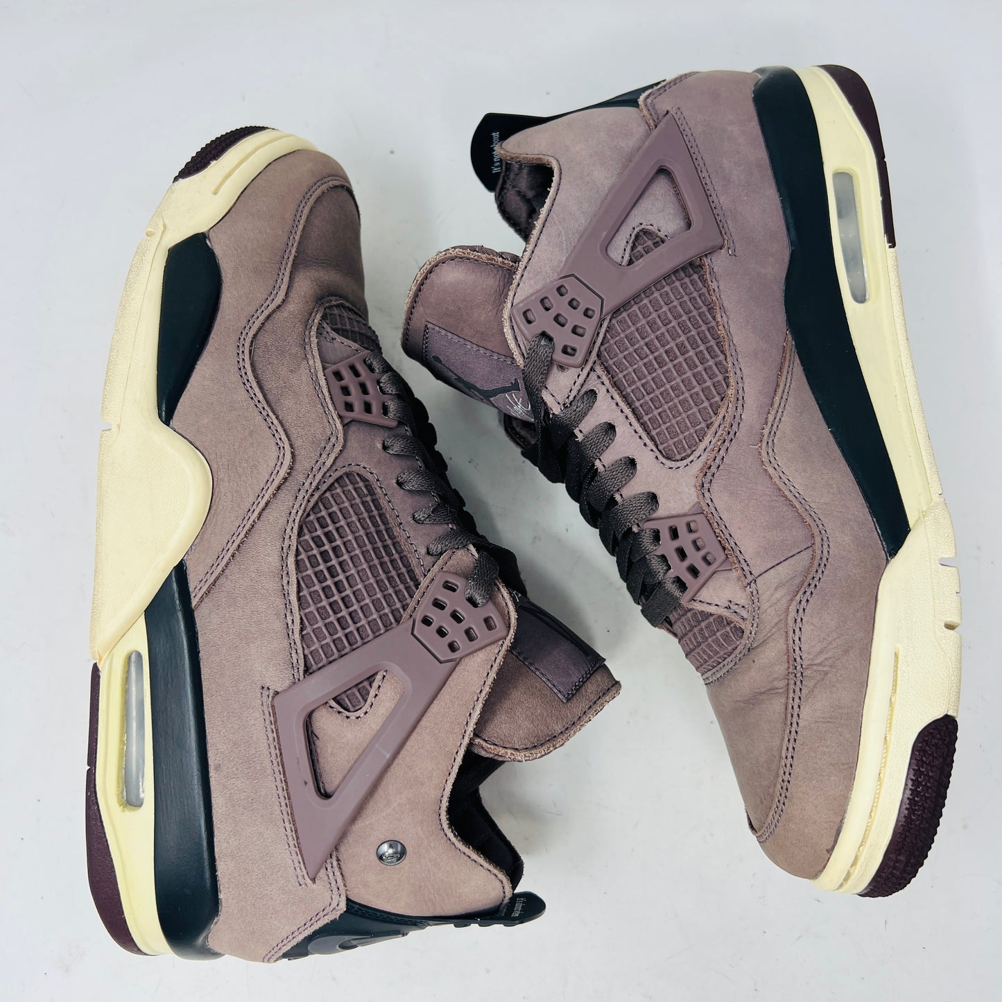 Jordan 4 Retro SP A Ma Maniére Violet Ore