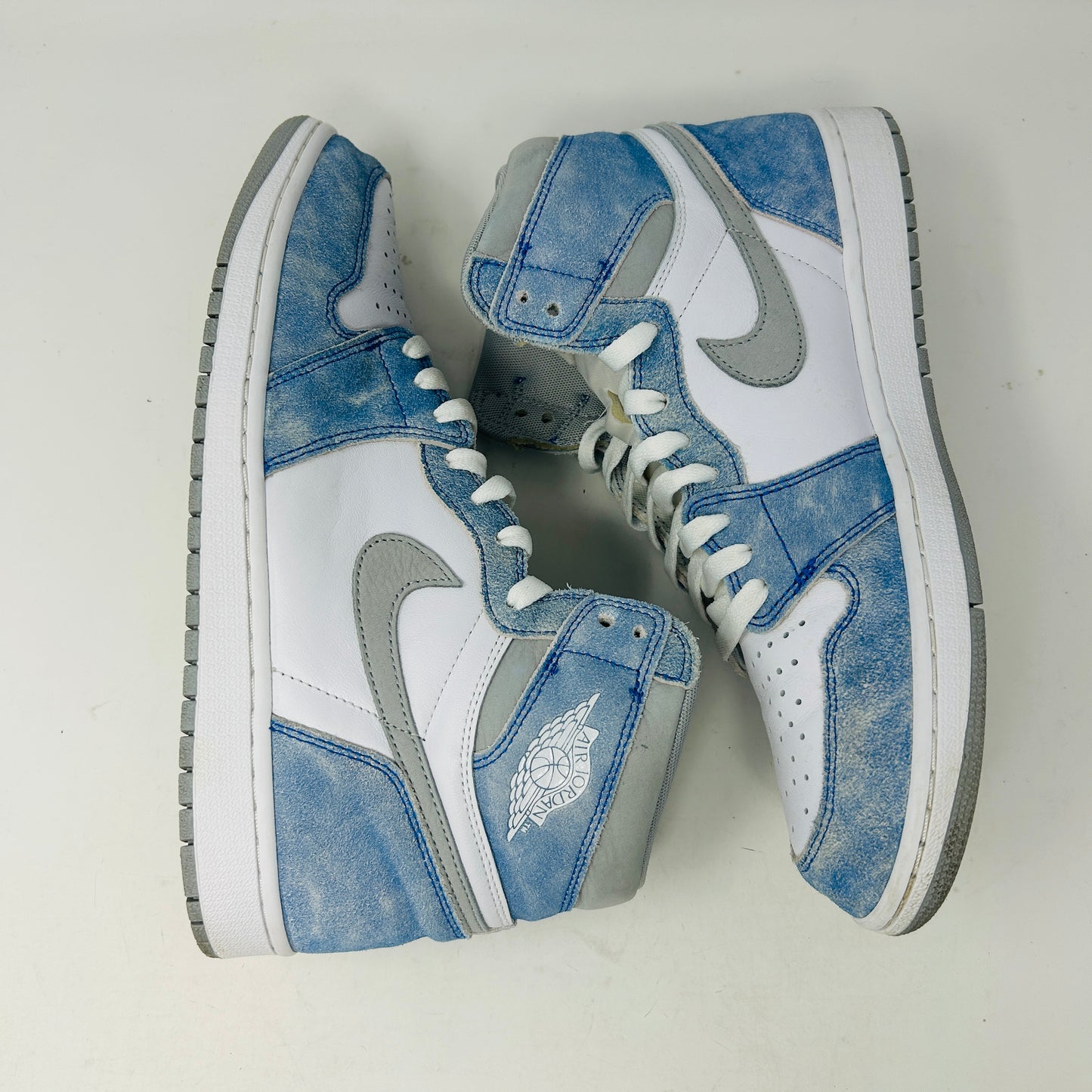 Jordan 1 Retro High Hyper Royal Smoke Grey