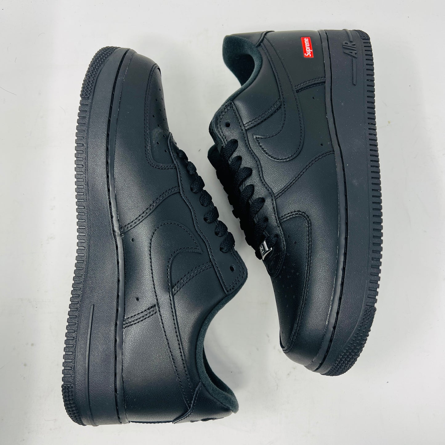 Nike Air Force 1 Low Supreme Black