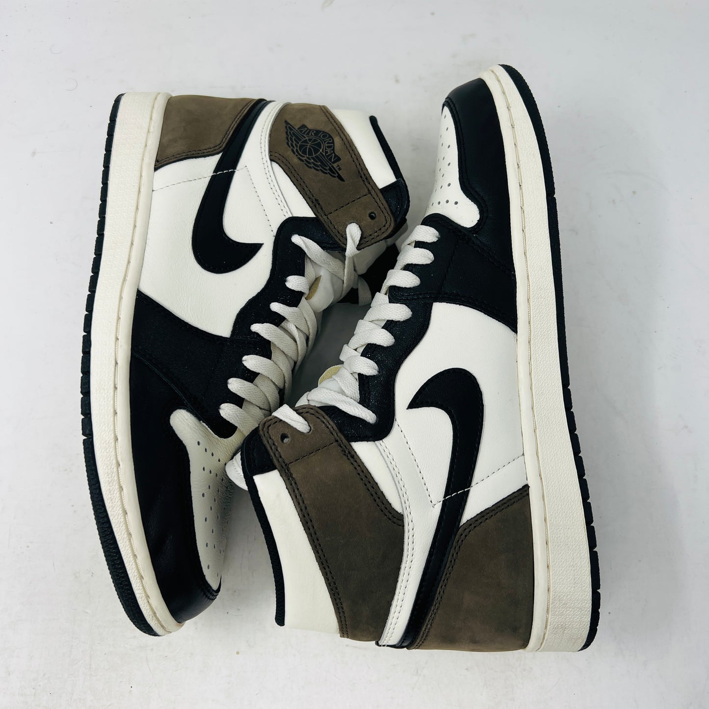 Jordan 1 Retro High Dark Mocha